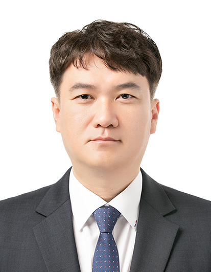 Shin Heekwang photo